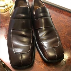 Men’s Gucci loafers. Little wear. Minor scuffs
